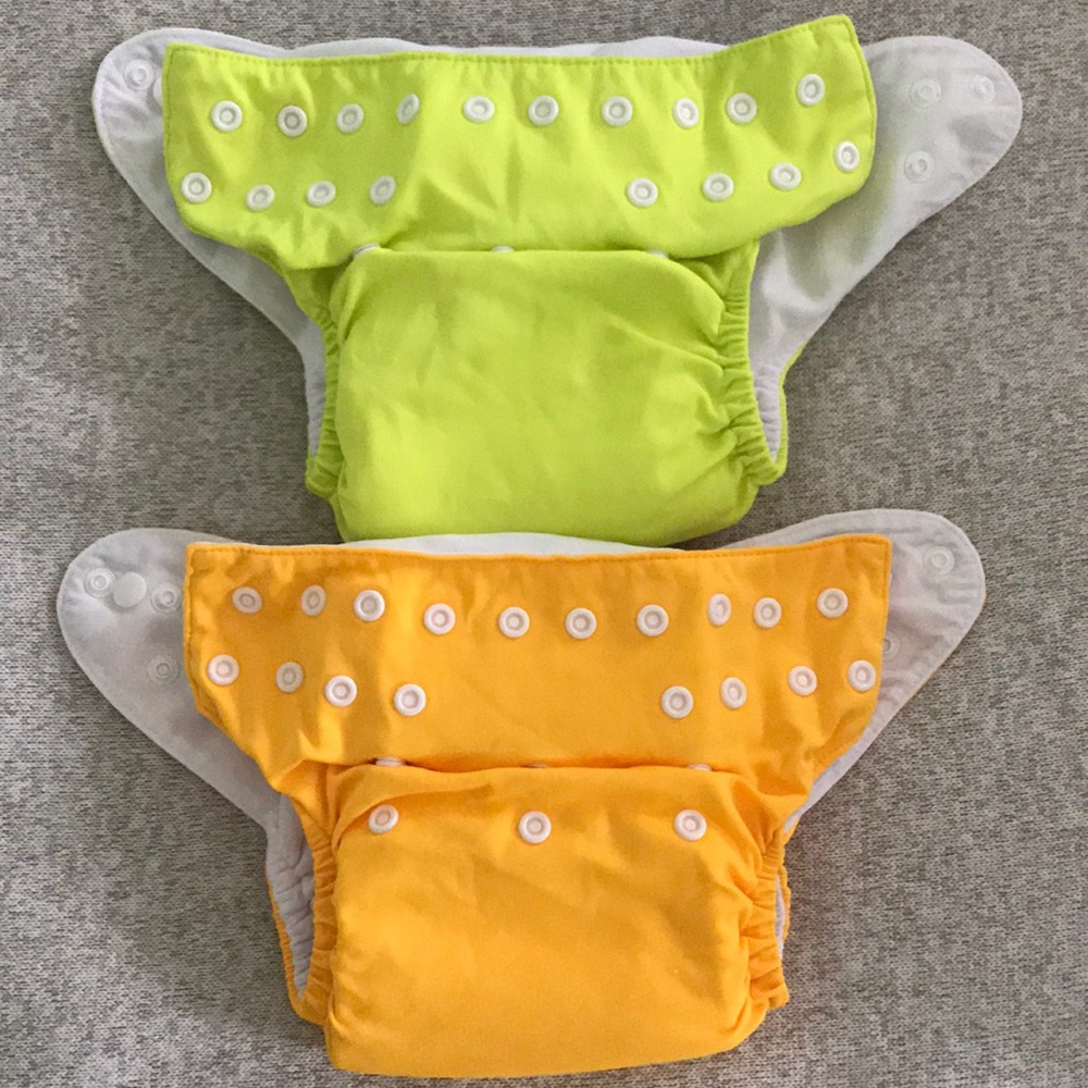 2 pack Alva cloth diaper covers w inserts